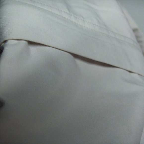 Cutter and Buck convertible pullover lined windbreaker, Measures 52" Chest - Picture 4 of 10